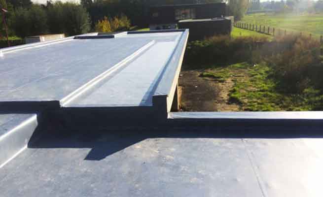 Réalisation de réparation d'infiltration de toit-terrasse 1